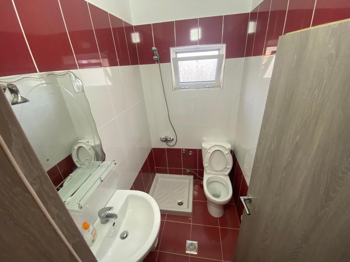 Hotel Vila Ali Ксамил Екстериор снимка
