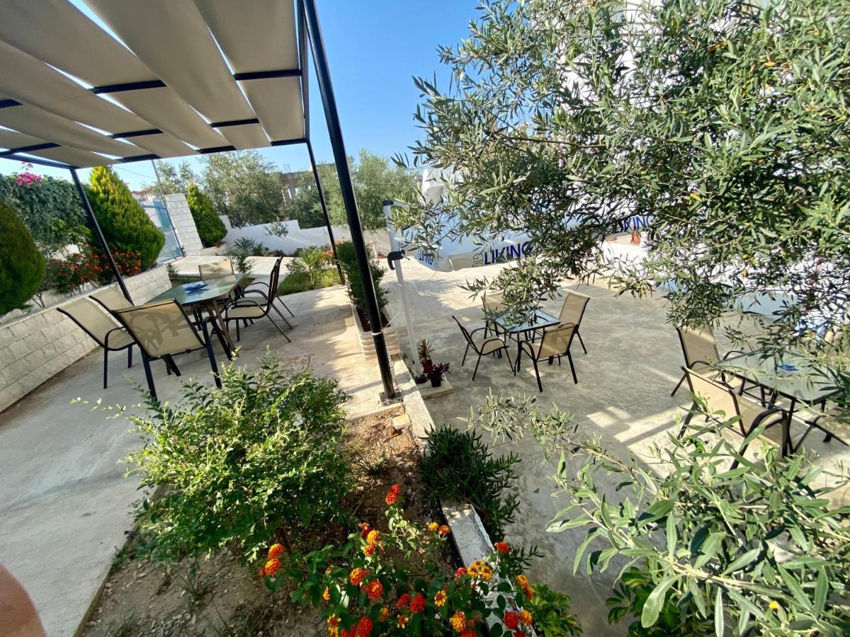 Hotel Vila Ali Ксамил Екстериор снимка